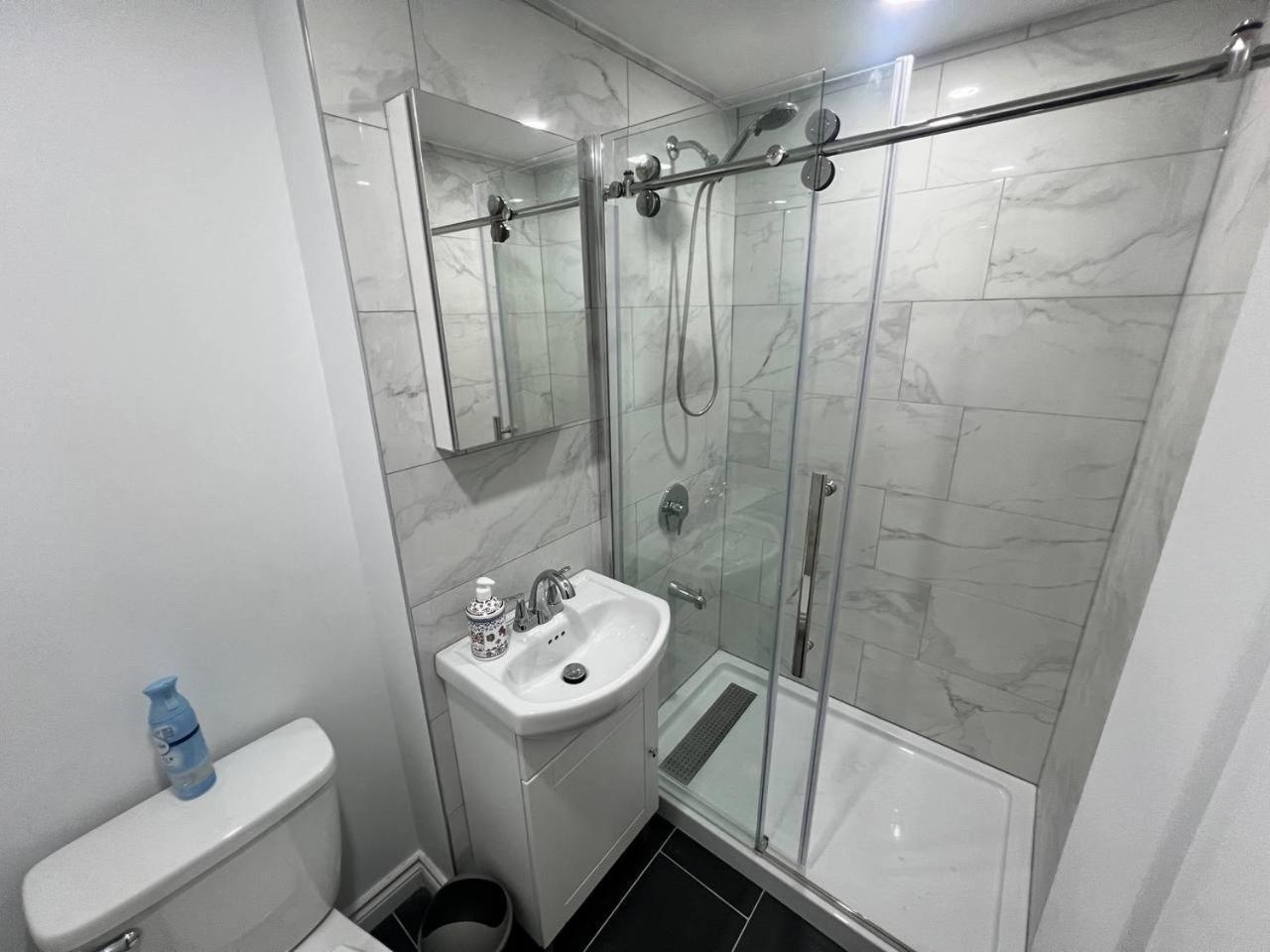 #1 Convvy-Nient Residence! 토론토 외부 사진